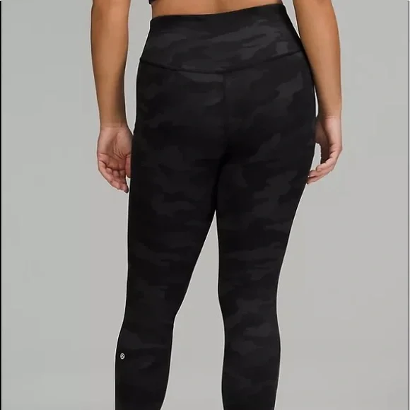 NEW! lululemon athletica Base Pace High Rise 28” Tights - Size 4 - $98 Retail - Picture 2 of 9